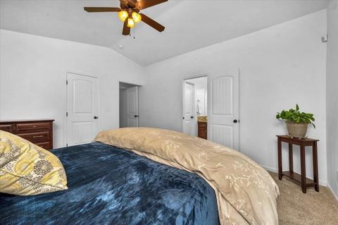 1050 E Vine Ct, Visalia, CA 93292 photo 17