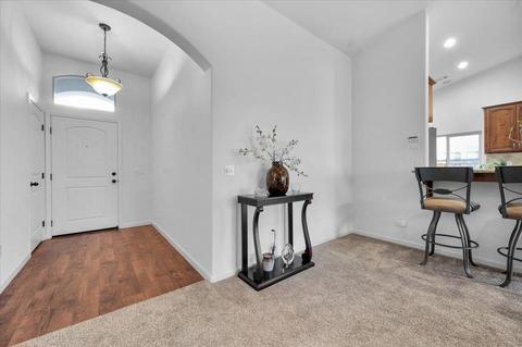 1050 E Vine Ct, Visalia, CA 93292 photo 5