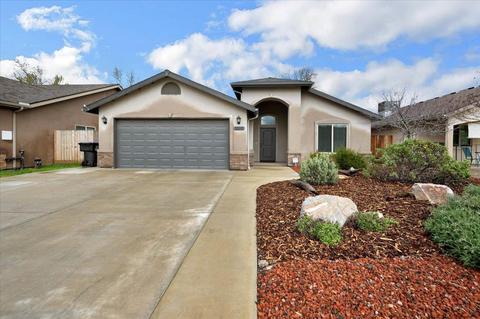 1050 E Vine Ct, Visalia, CA 93292 photo 1