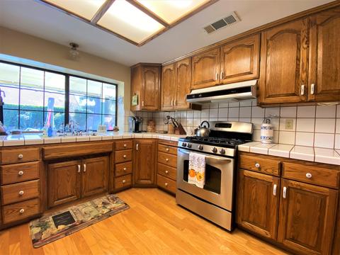 2535 E Paradise Ave, Visalia, CA 93292 photo 13