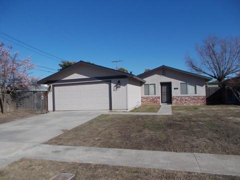1400 E Levin Ave, Tulare, CA 93274 photo 1