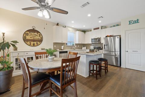 647 E Monte Verde Ave, Visalia, CA 93292 photo 17