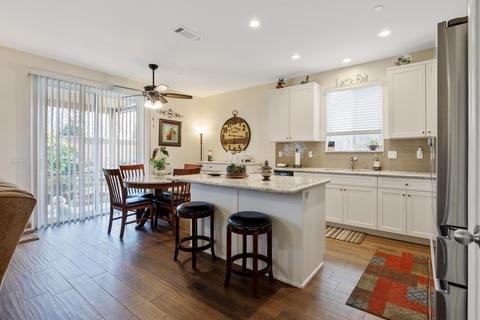647 E Monte Verde Ave, Visalia, CA 93292 photo 18