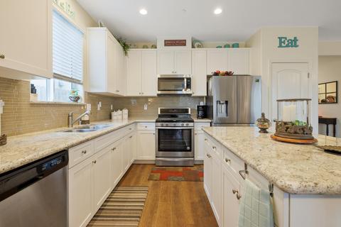 647 E Monte Verde Ave, Visalia, CA 93292 photo 22