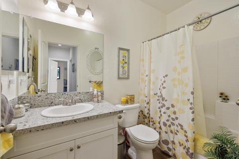 647 E Monte Verde Ave, Visalia, CA 93292 photo 10