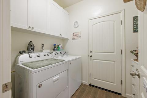 647 E Monte Verde Ave, Visalia, CA 93292 photo 24
