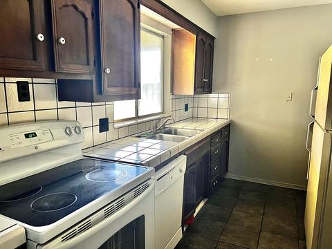 314 Earl Way, Hanford, CA 93230 photo 10