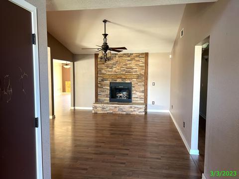 375 E Spring Ln, Lemoore, CA 93245 photo 2