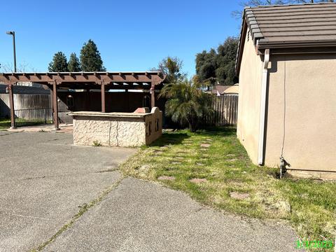 375 E Spring Ln, Lemoore, CA 93245 photo 10