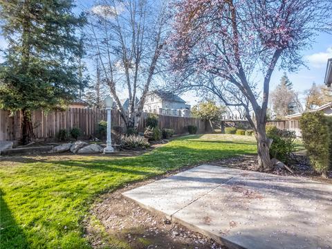 1182 N Halifax Ave, Clovis, CA 93611 photo 3