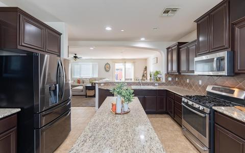 3907 E Laura Ave, Visalia, CA 93292 photo 13