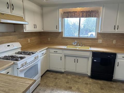 3045 W Beech Ave, Visalia, CA 93277 photo 4