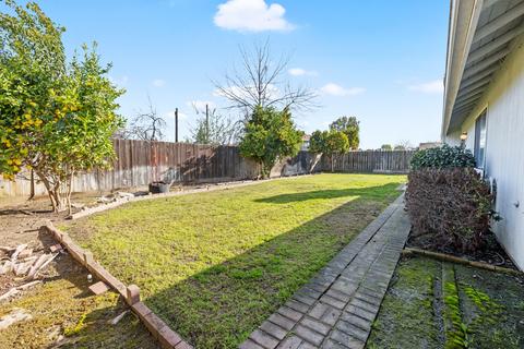 1844 E Parker Ct, Visalia, CA 93292 photo 31