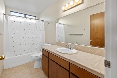 1844 E Parker Ct, Visalia, CA 93292 photo 22