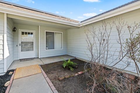 1844 E Parker Ct, Visalia, CA 93292 photo 4