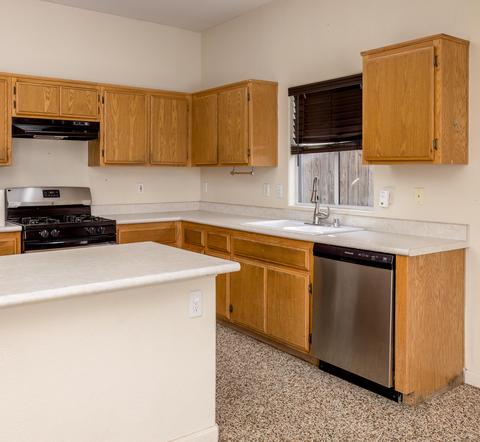 1010 Birch Ave, Corcoran, CA 93212 photo 5