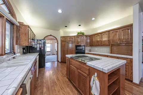 3170 E Cross Ave, Tulare, CA 93274 photo 16