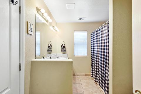 3837 E Hillcrest Ave, Visalia, CA 93292 photo 25