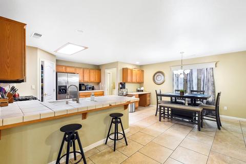 3837 E Hillcrest Ave, Visalia, CA 93292 photo 15