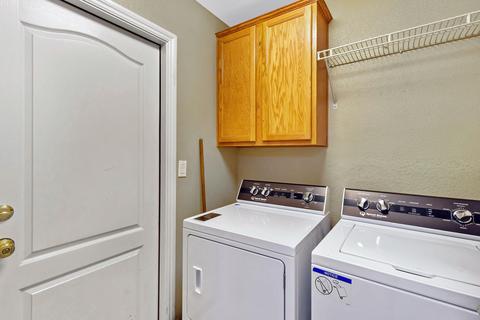 3837 E Hillcrest Ave, Visalia, CA 93292 photo 28