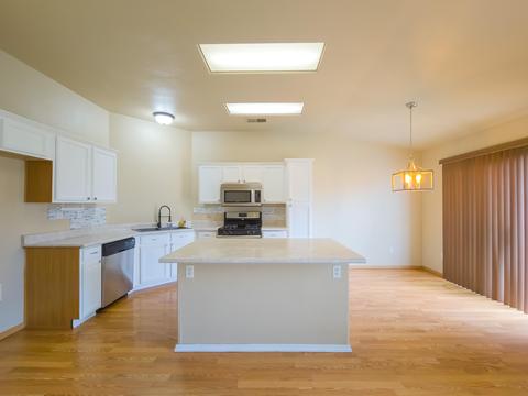602 Larkspur Ave, Lemoore, CA 93245 photo 8