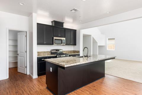 632 S Argyle Ave, Fowler, CA 93625 photo 4