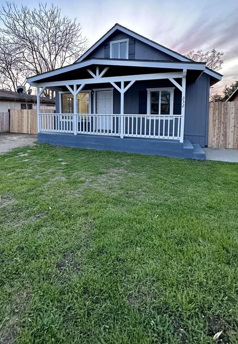 232 S Quince Ave, Exeter, CA 93221