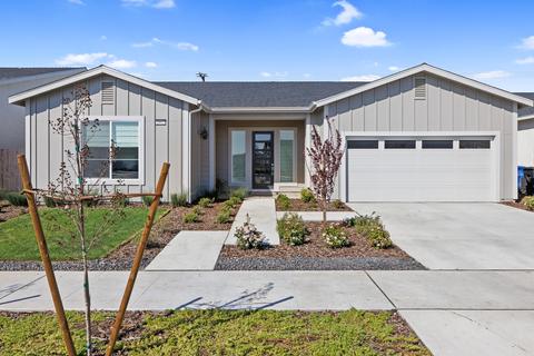 2012 N Mitchell St, Hanford, CA 93230 photo 1