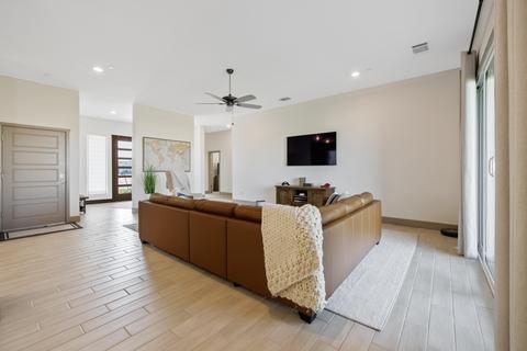 2012 N Mitchell St, Hanford, CA 93230 photo 11