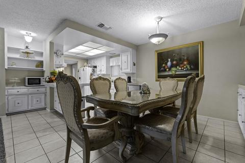 1207 S Emerald Ct, Visalia, CA 93277 photo 8