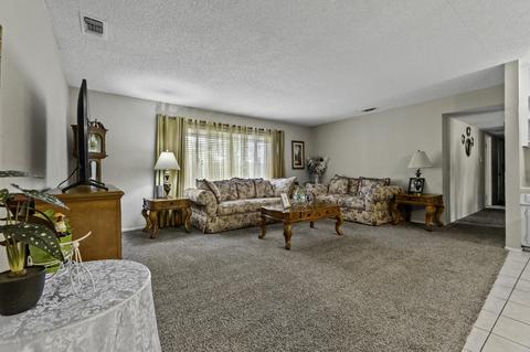 1207 S Emerald Ct, Visalia, CA 93277 photo 5