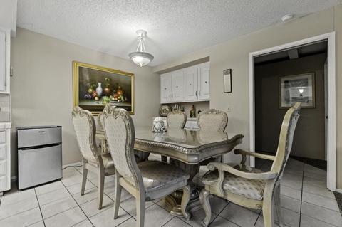1207 S Emerald Ct, Visalia, CA 93277 photo 7