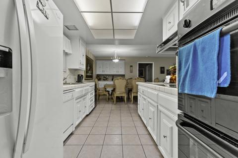 1207 S Emerald Ct, Visalia, CA 93277 photo 12