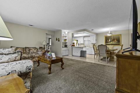 1207 S Emerald Ct, Visalia, CA 93277 photo 6