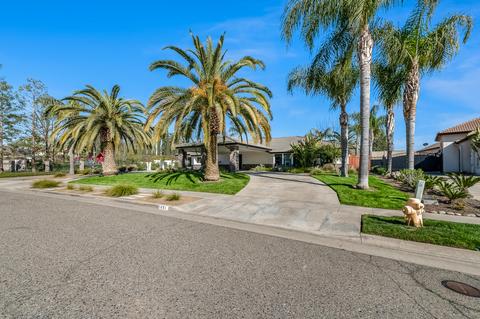 651 E Chevy Chase Dr, Tulare, CA 93274 photo 2