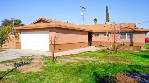 1005 Lassen Dr, Hanford, CA 93230