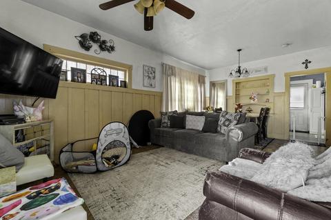430 Elm St, Hanford, CA 93230 photo 4
