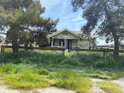 2339 E Stanford Ave, Pixley, CA 93256 photo 1