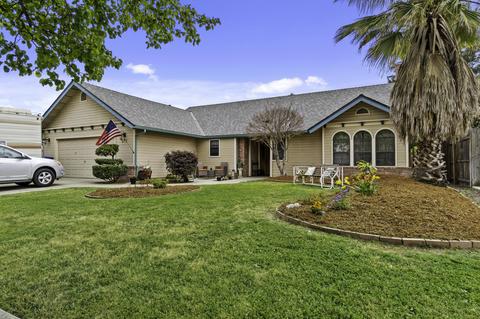 547 E Ferguson Ct, Visalia, CA 93292 photo 1