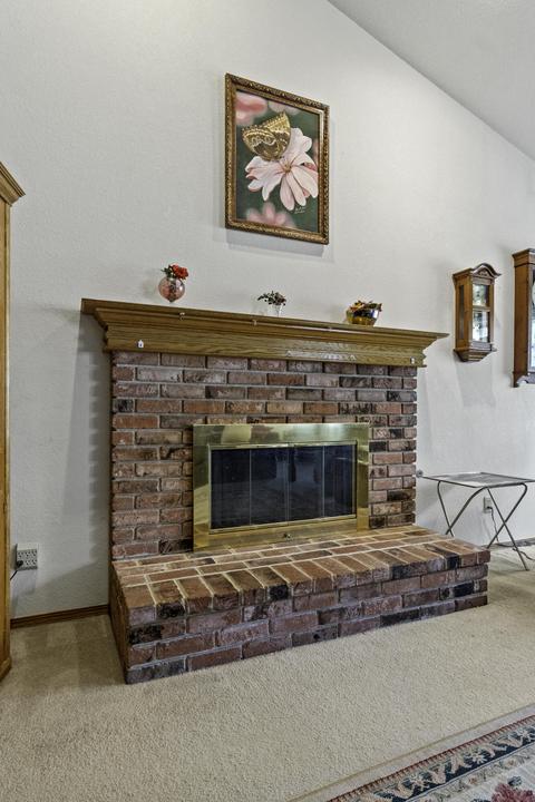 547 E Ferguson Ct, Visalia, CA 93292 photo 6