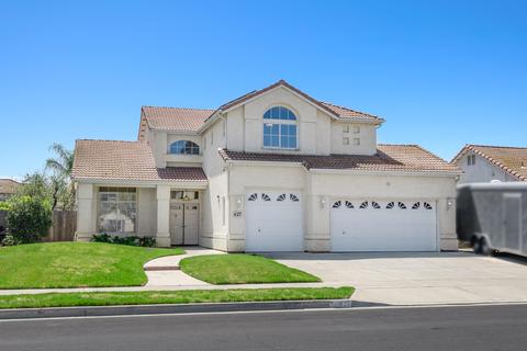 427 Avalon Dr, Lemoore, CA 93245 photo 1