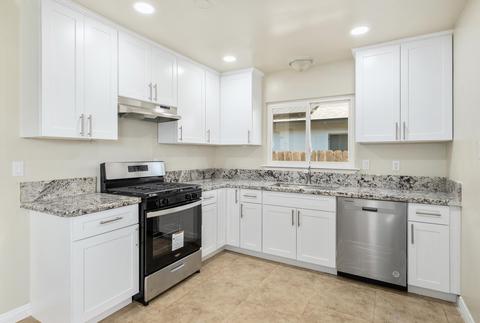 904 E Cypress Ave, Visalia, CA 93292 photo 5