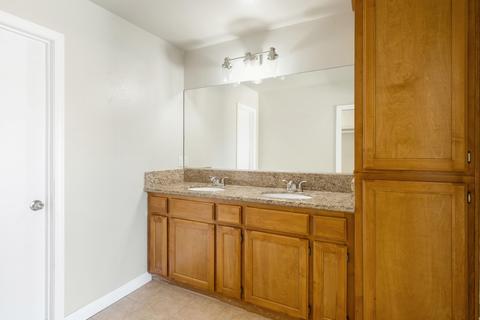 904 E Cypress Ave, Visalia, CA 93292 photo 8