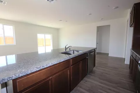 3529 E Harter Ave, Visalia, CA 93292 photo 2