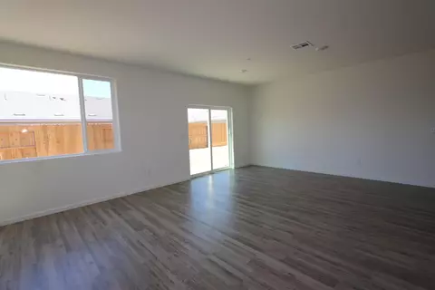 3529 E Harter Ave, Visalia, CA 93292 photo 5
