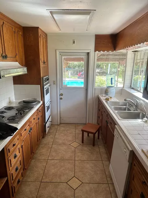 1930 E Honolulu St, Lindsay, CA 93247 photo 7