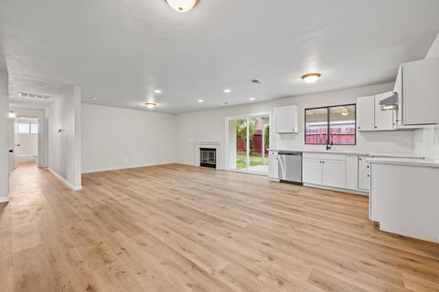 1791 Holland Ave, Clovis, CA 93611 photo 9