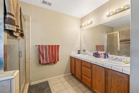 4027 E Hillcrest Ave, Visalia, CA 93292 photo 18