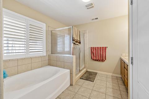 4027 E Hillcrest Ave, Visalia, CA 93292 photo 17