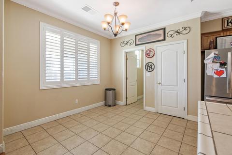 4027 E Hillcrest Ave, Visalia, CA 93292 photo 10